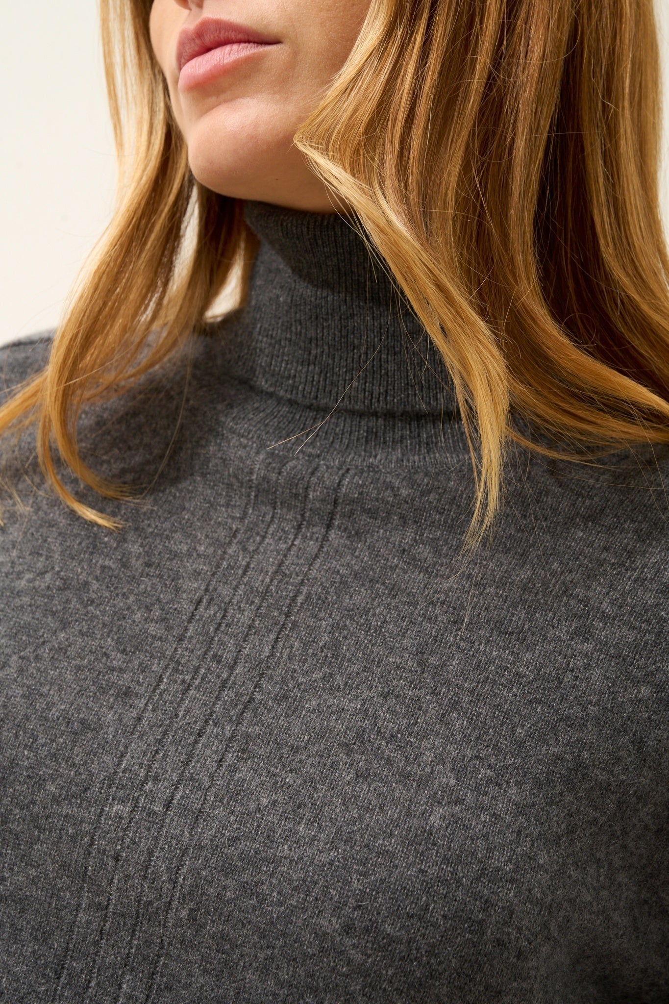 ORIANNE pull col roulé anthracite chiné