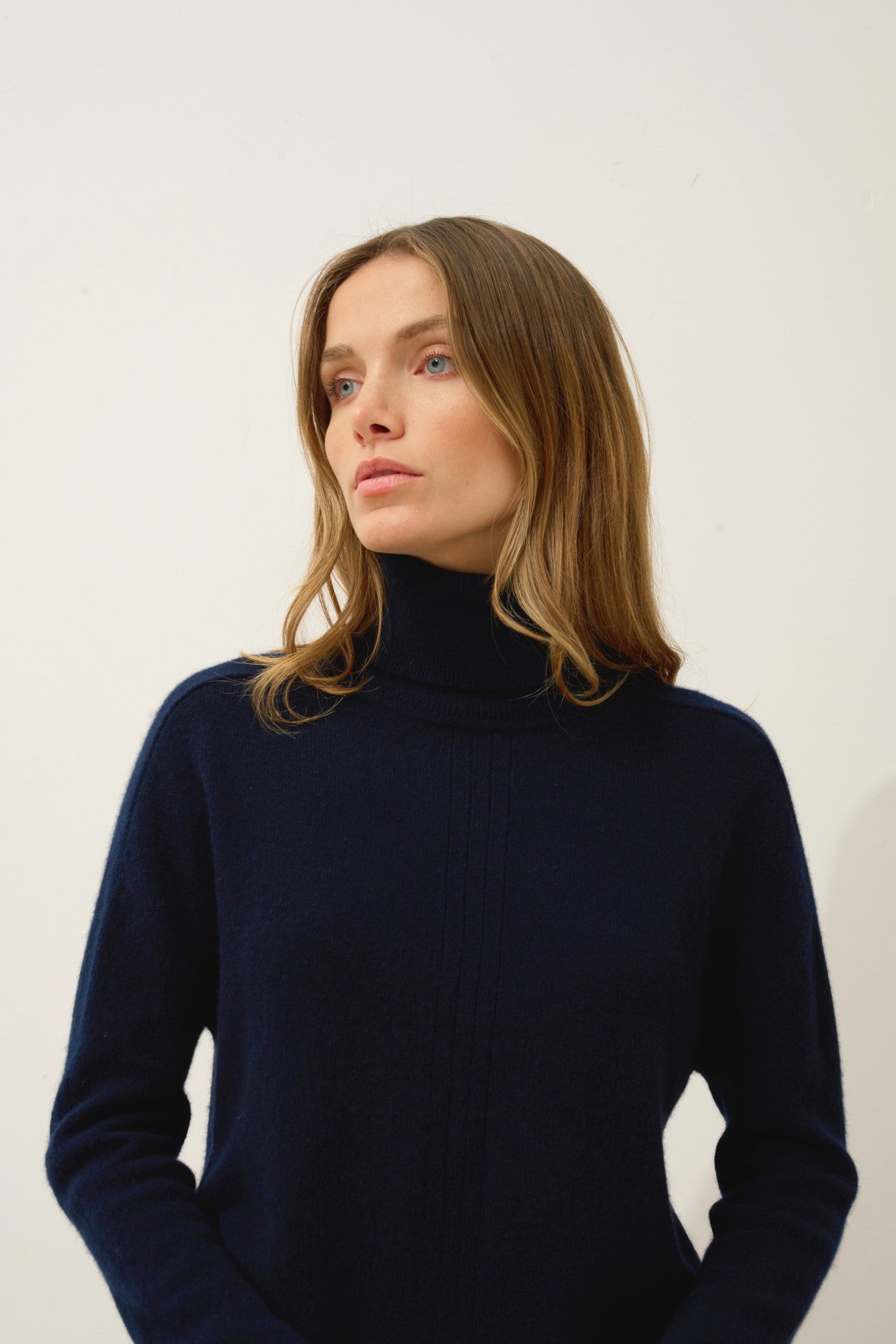 orianne pull col roulé navy 100% cachemire
