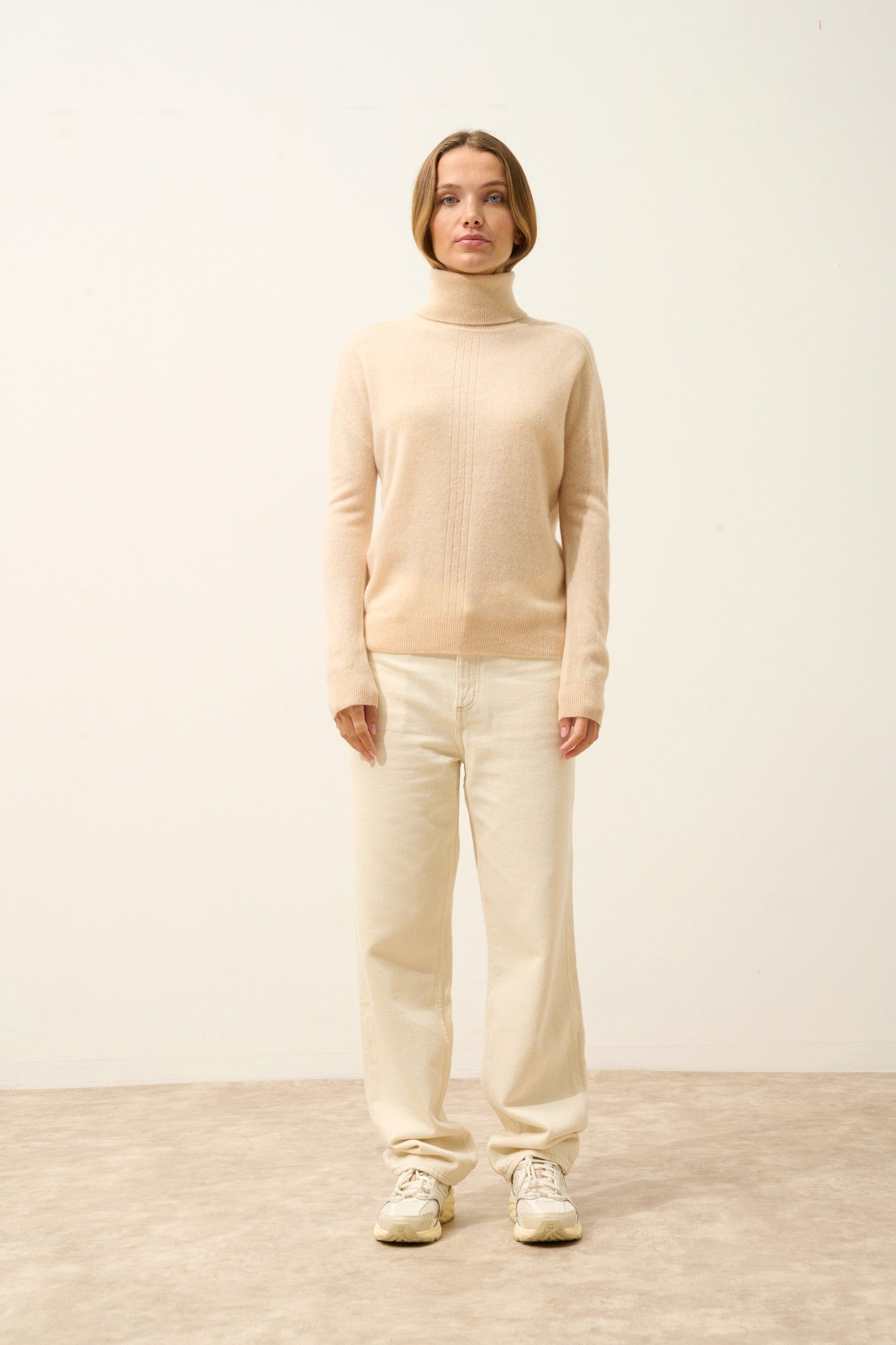 orianne pull col roulé sable 100% cachemire