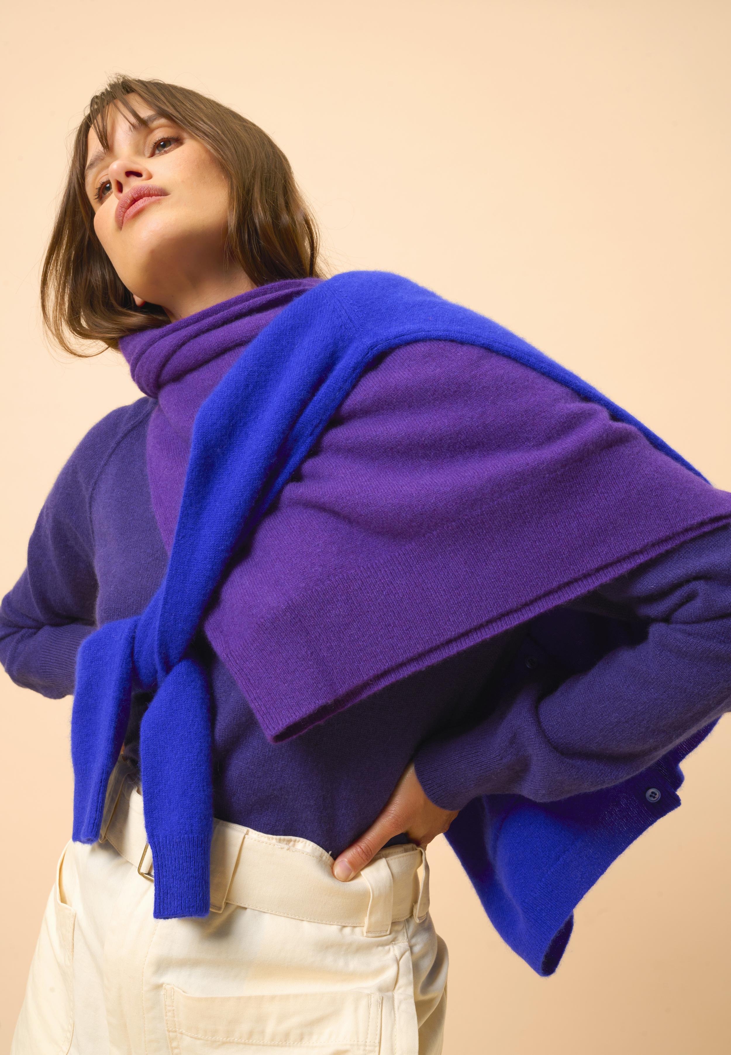 PHOEBE purple v-neck sweater 100% cashmere