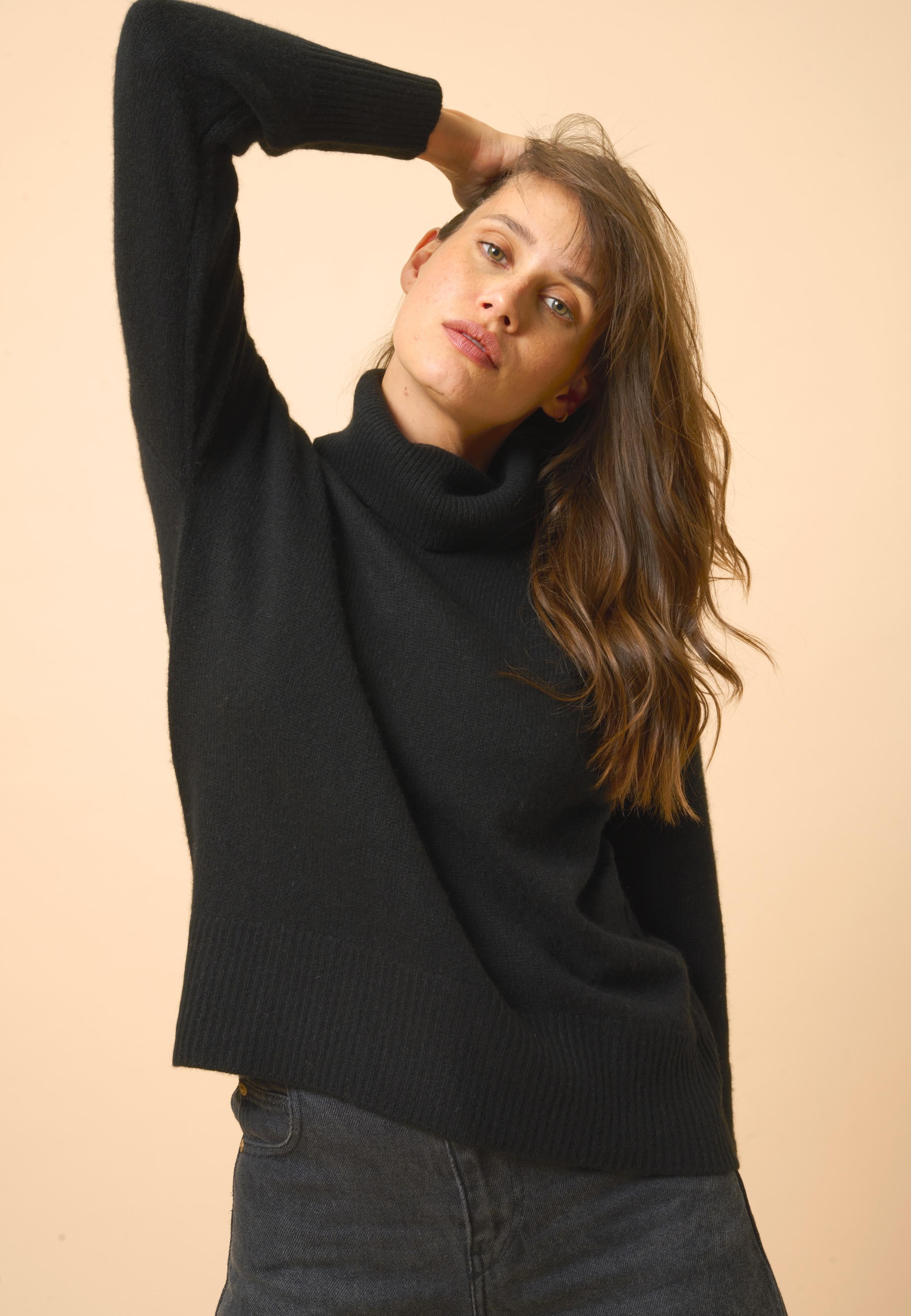 ROMANE pull col roulé noir