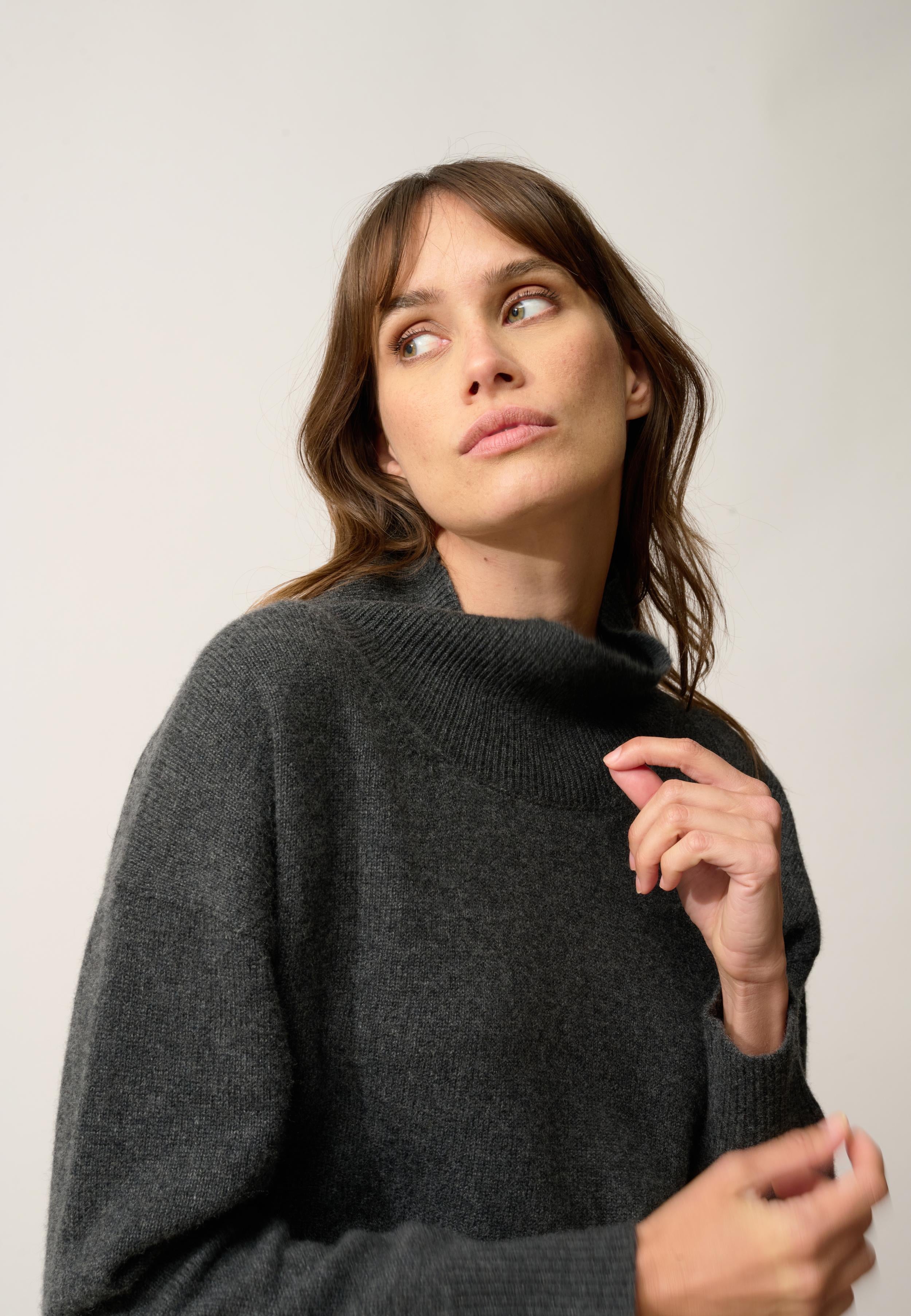 ROMY pull col montant carbone chiné