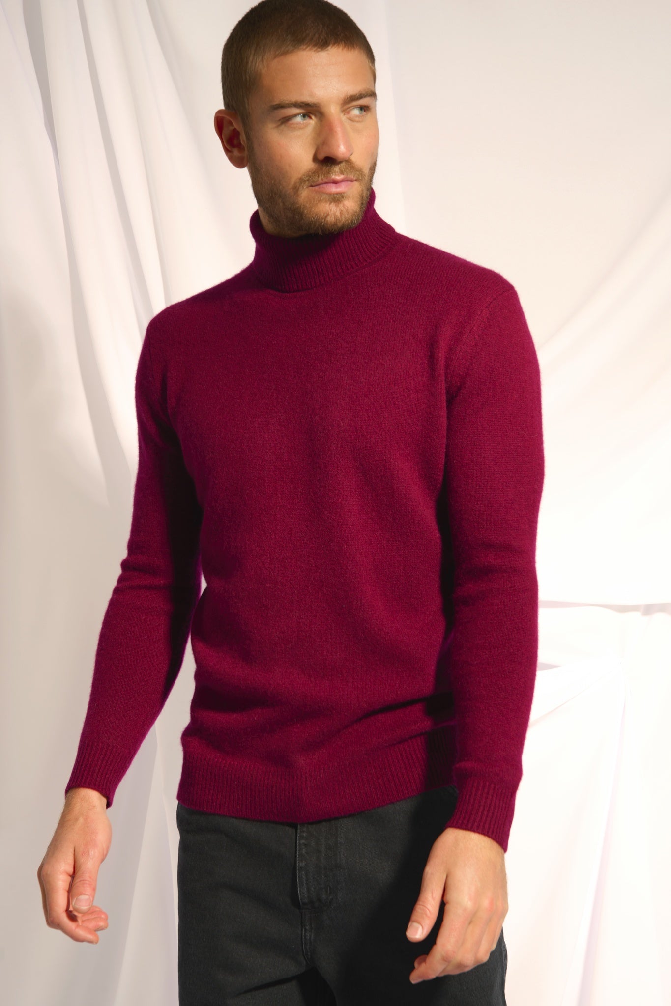 SACHA pull col roulé bordeaux