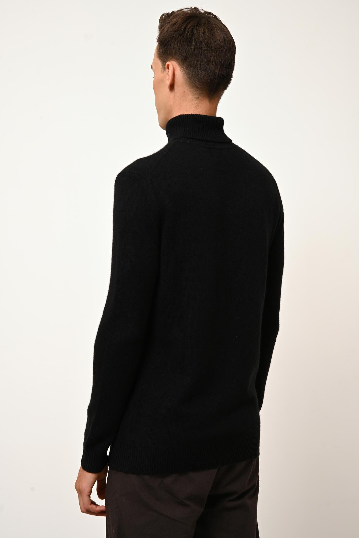 SACHA pull col roulé noir