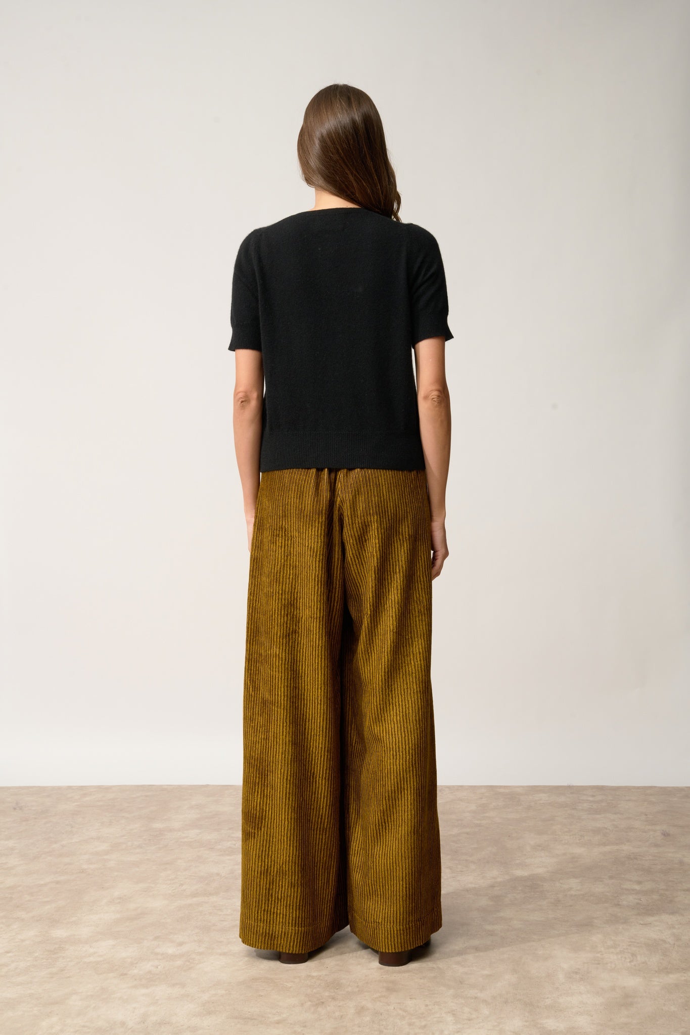 SAMUEL black round neck cardigan