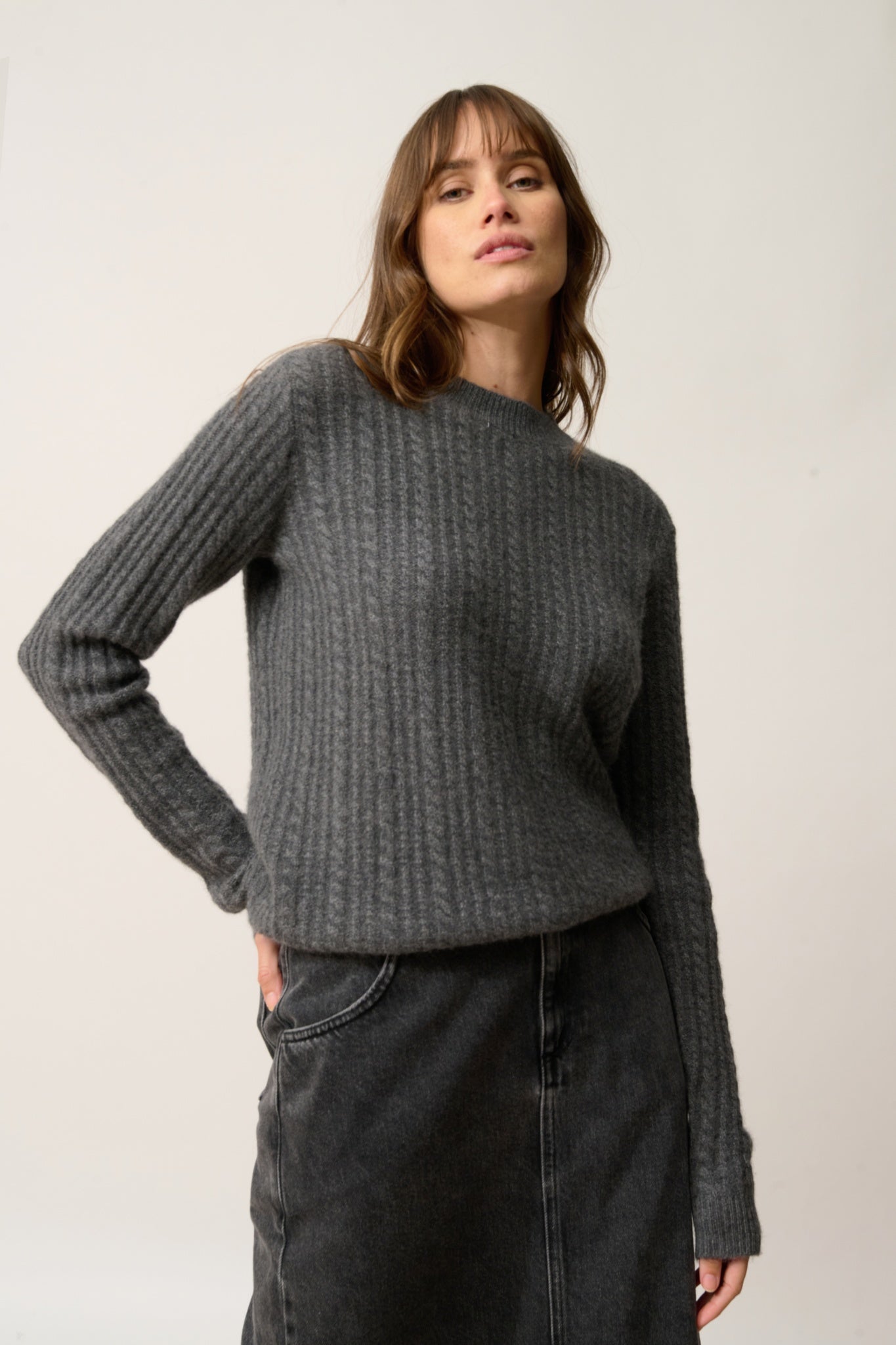 SARAH round neck sweater in heathered anthracite
