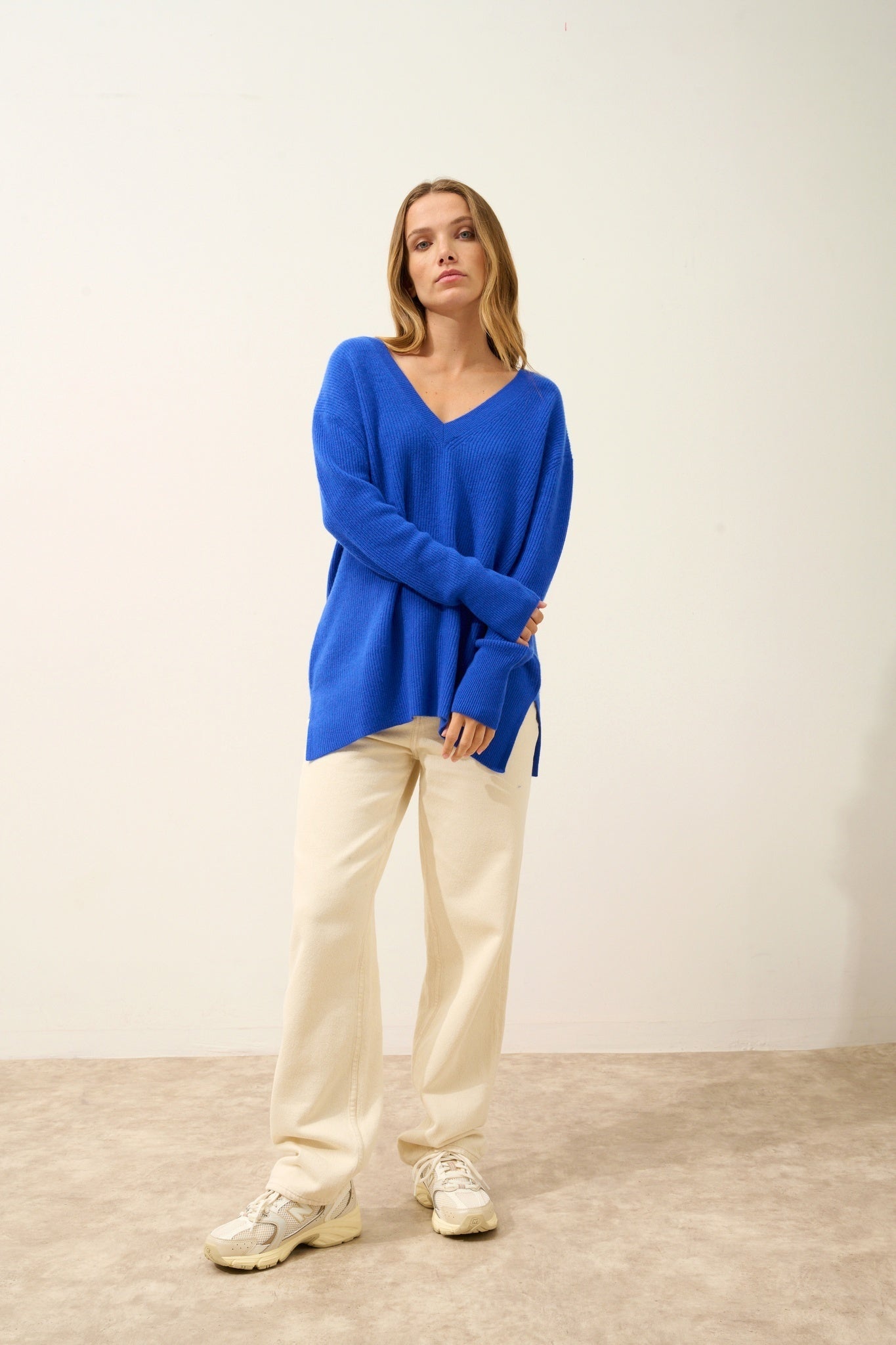 SERÉLIS pull col v devant et dos bleu persan