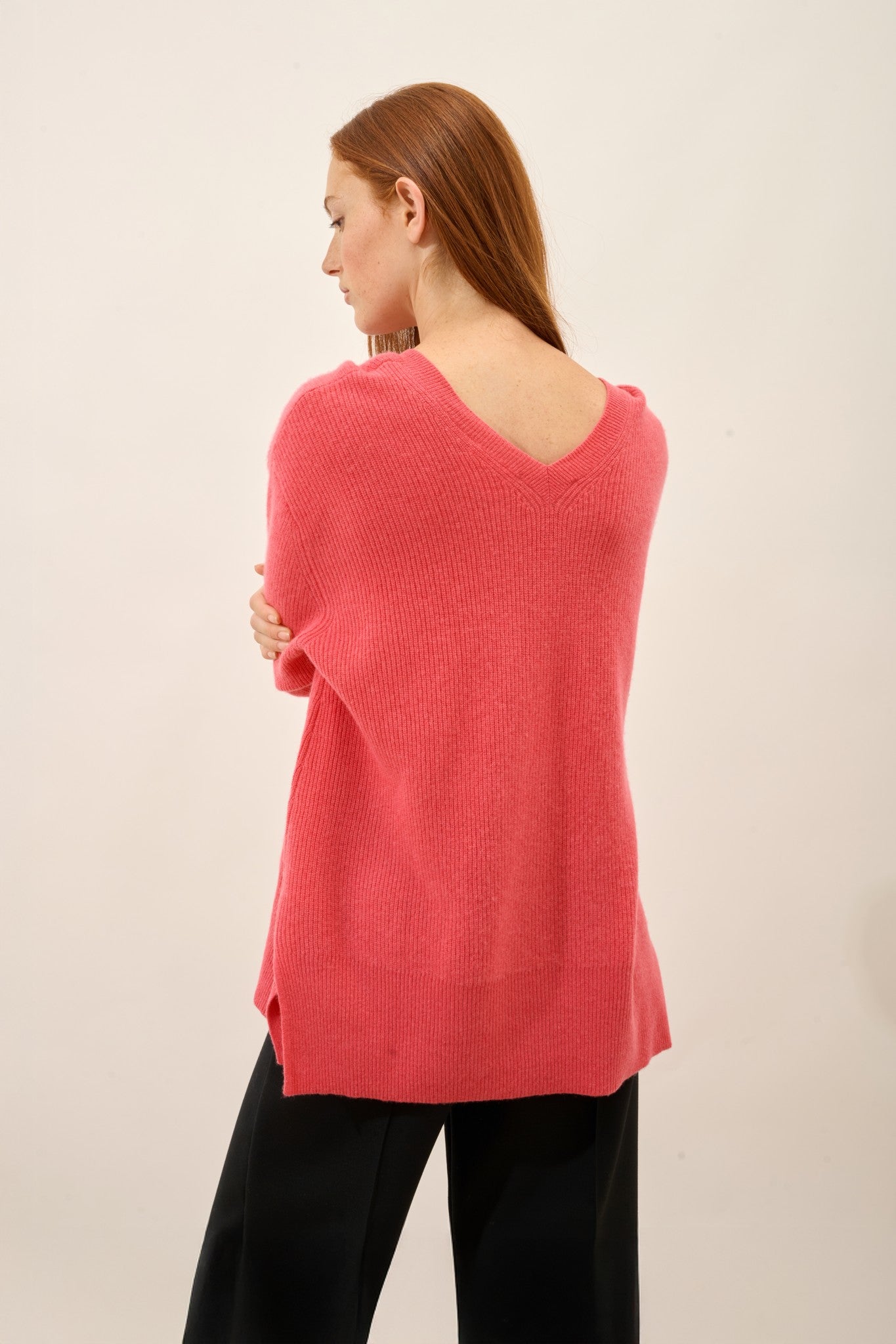 serélis pull col v devant et dos fraise 100% cachemire