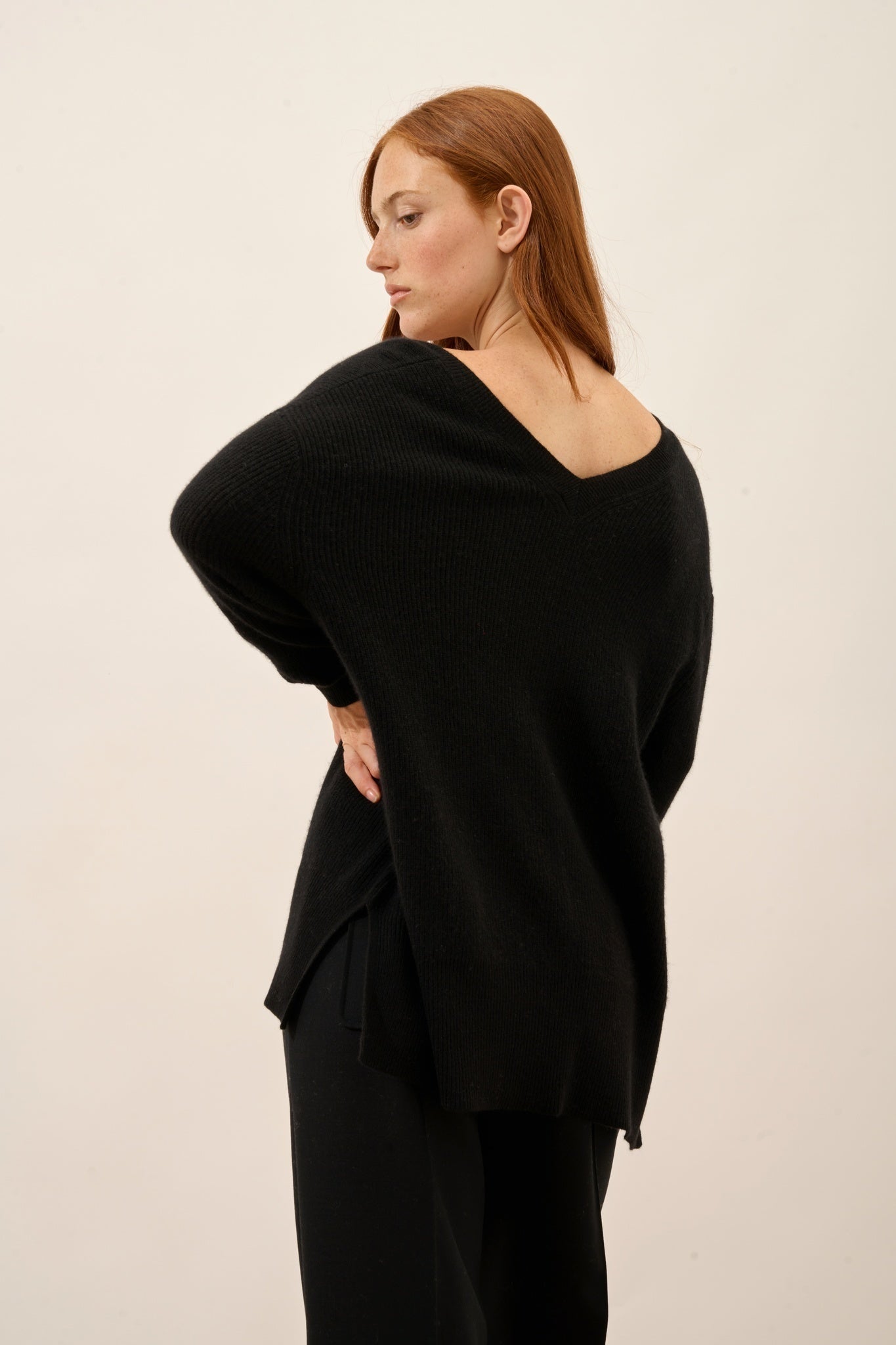 SERÉLIS pull col v devant et dos noir