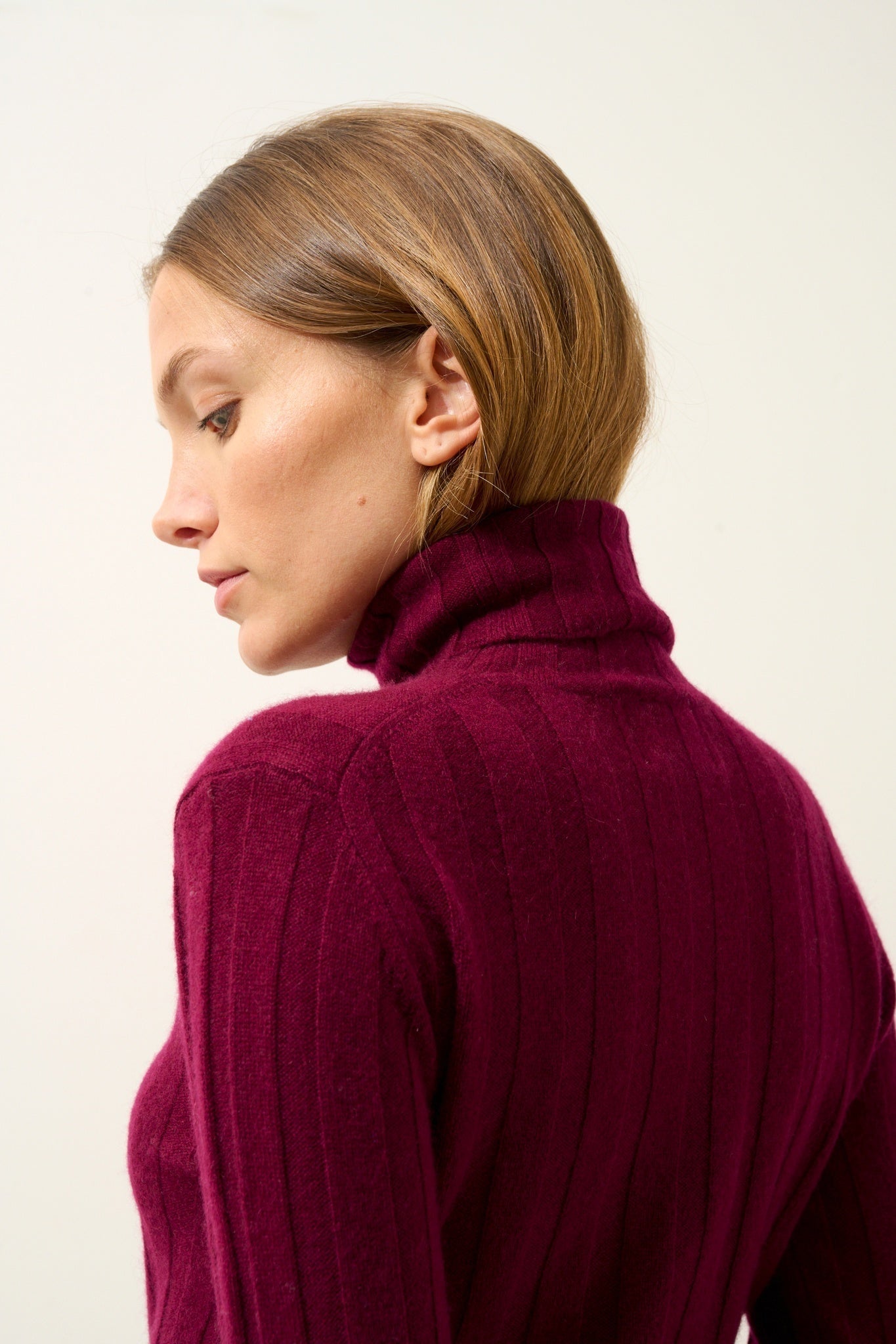 SERELITH pull col roulé bordeaux