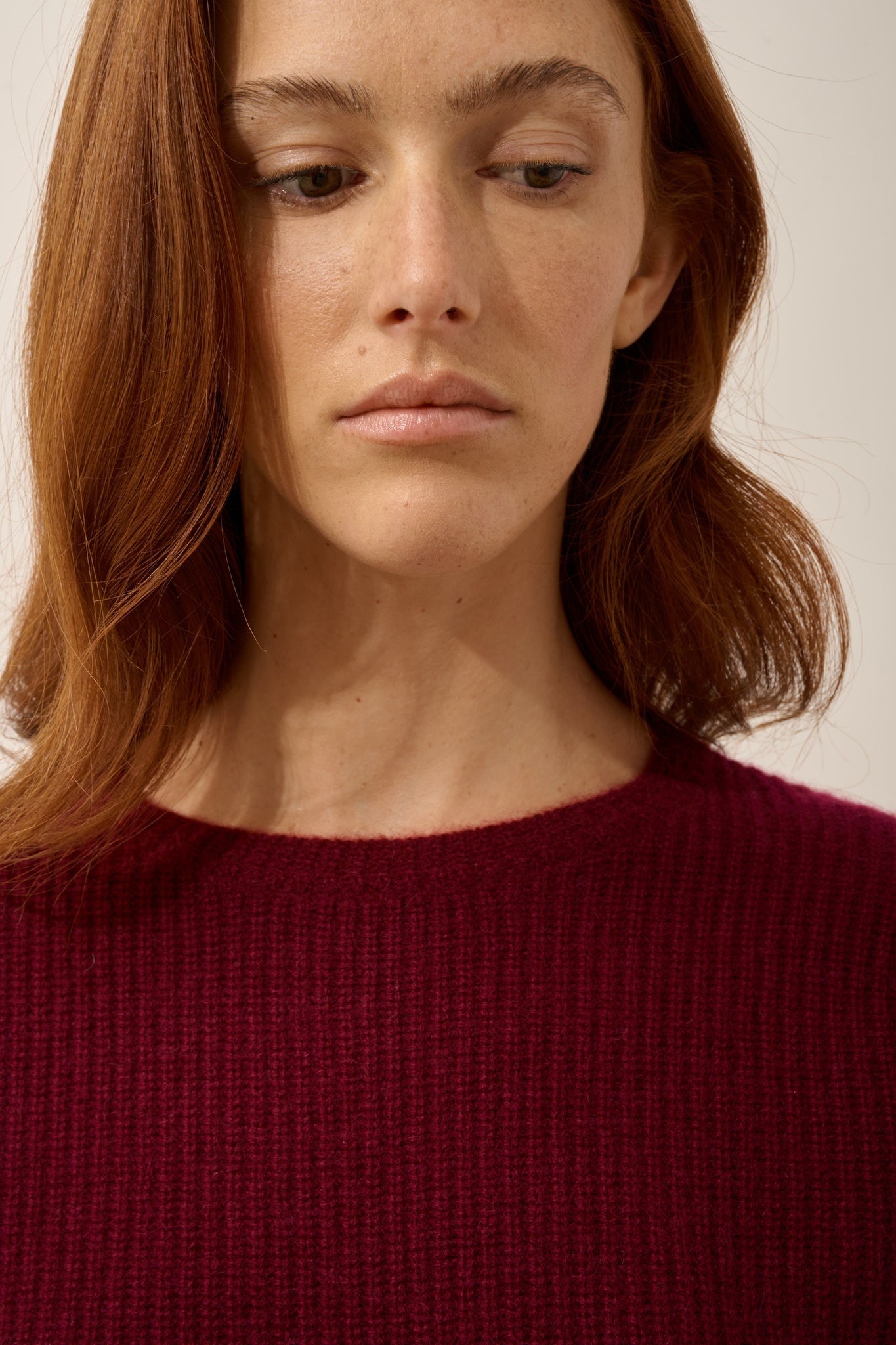 SIGRUN burgundy 4-ply round neck sweater