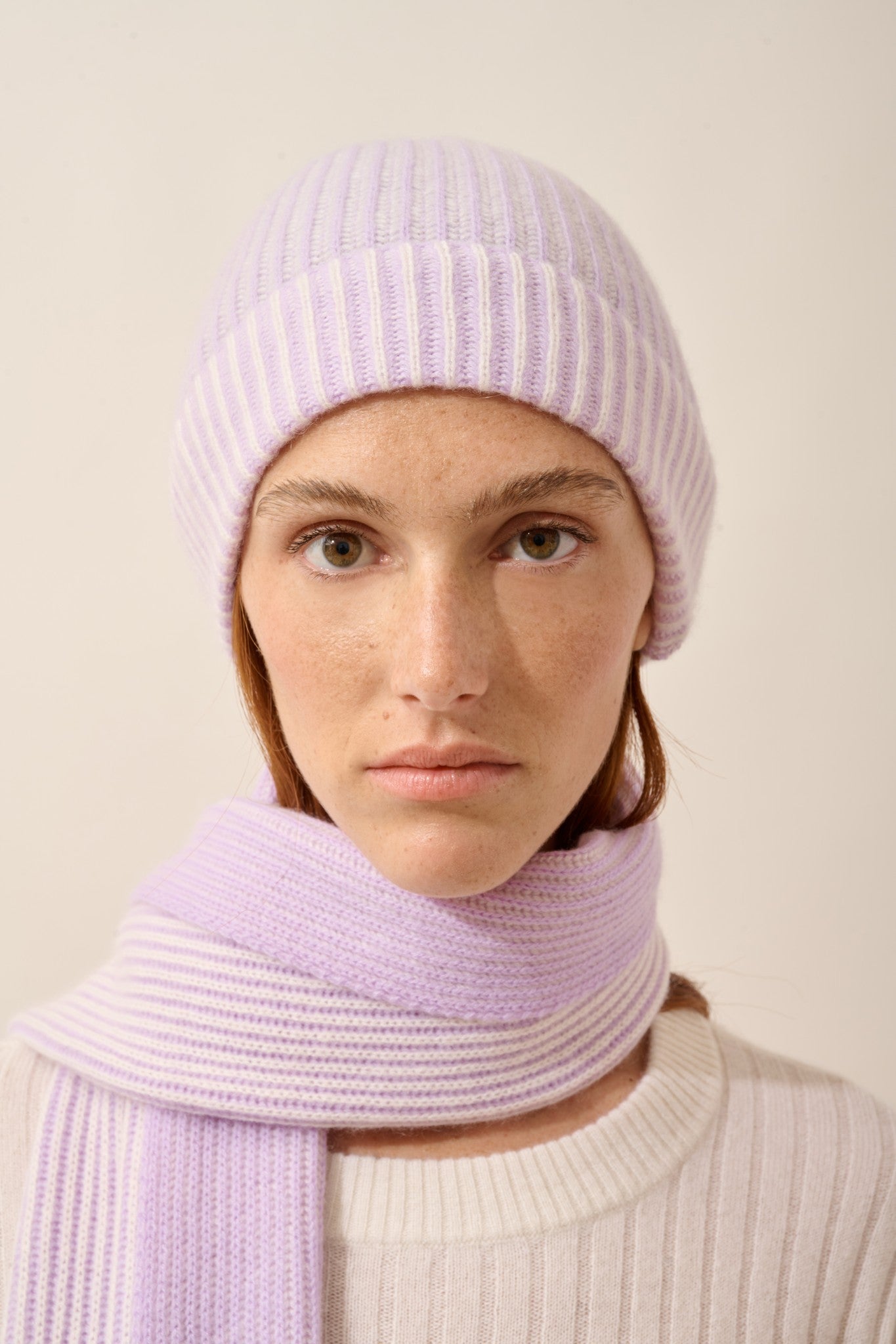 sloanne bonnet mauve_neige 100% cachemire