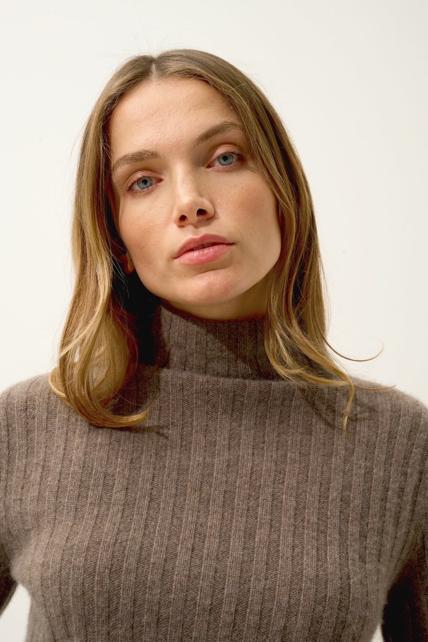 SUNNEVA pull col montant taupe chiné