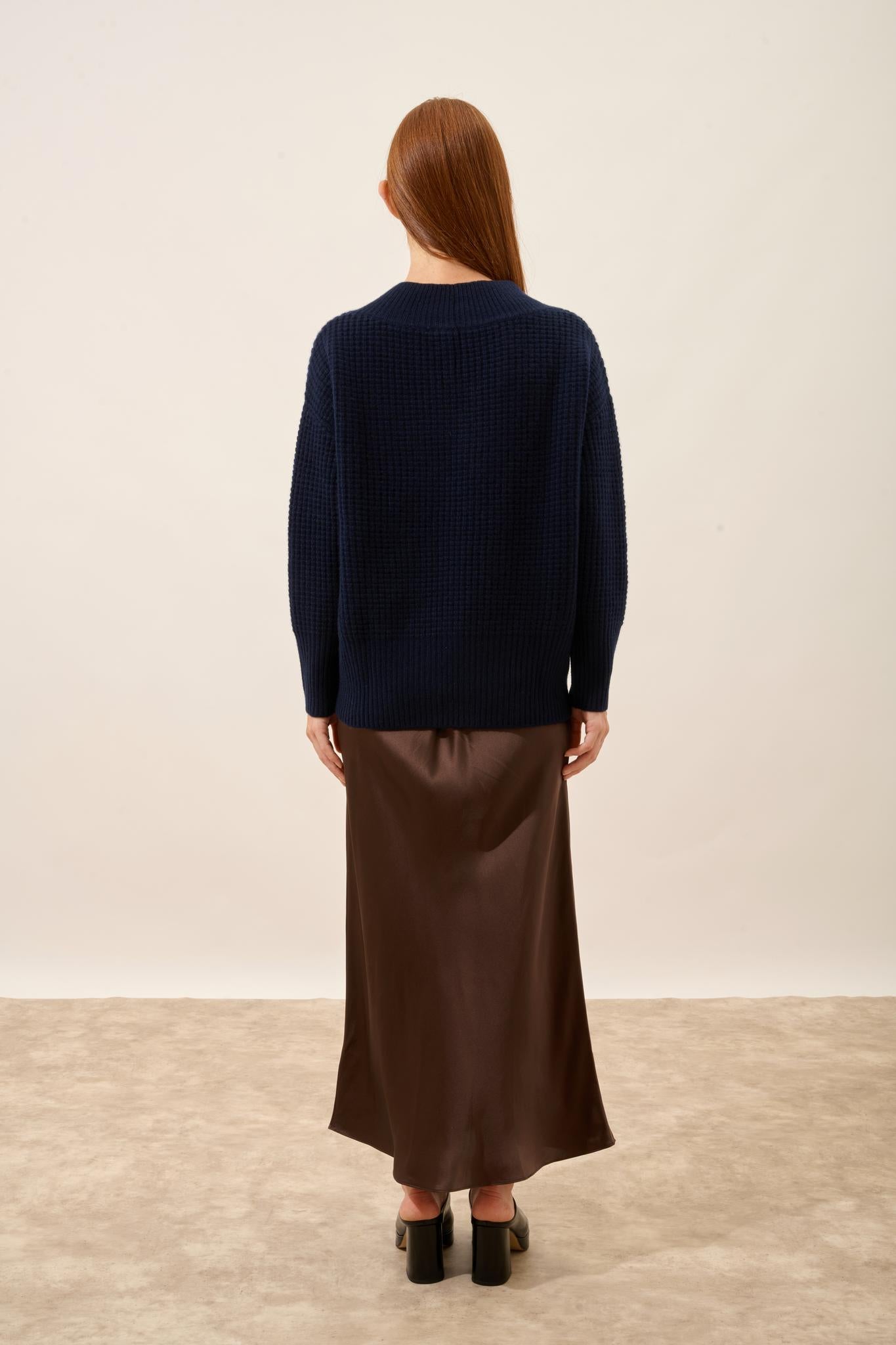 TACNA pull col v navy
