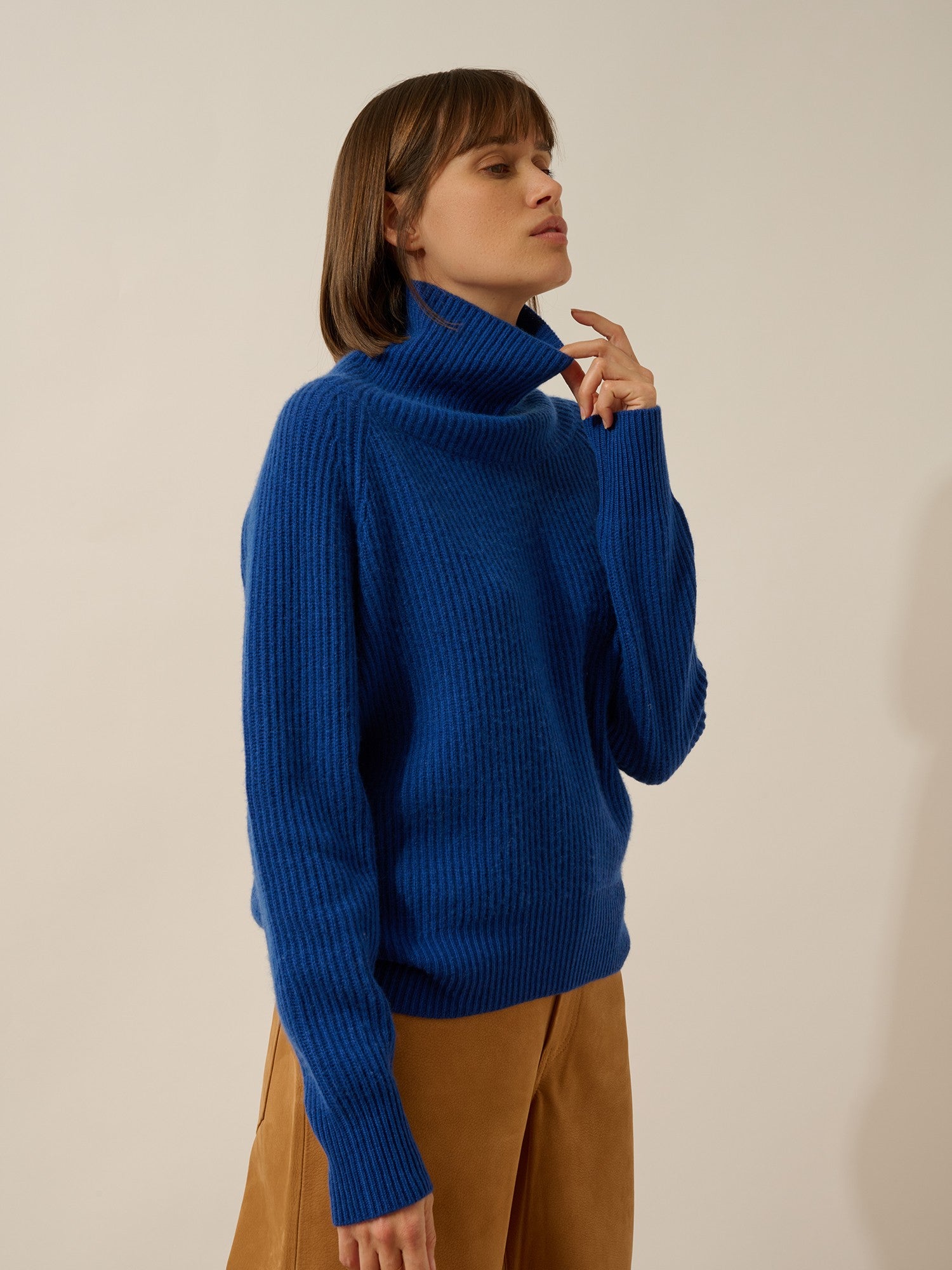 Taylor 4-ply navy blue turtleneck sweater