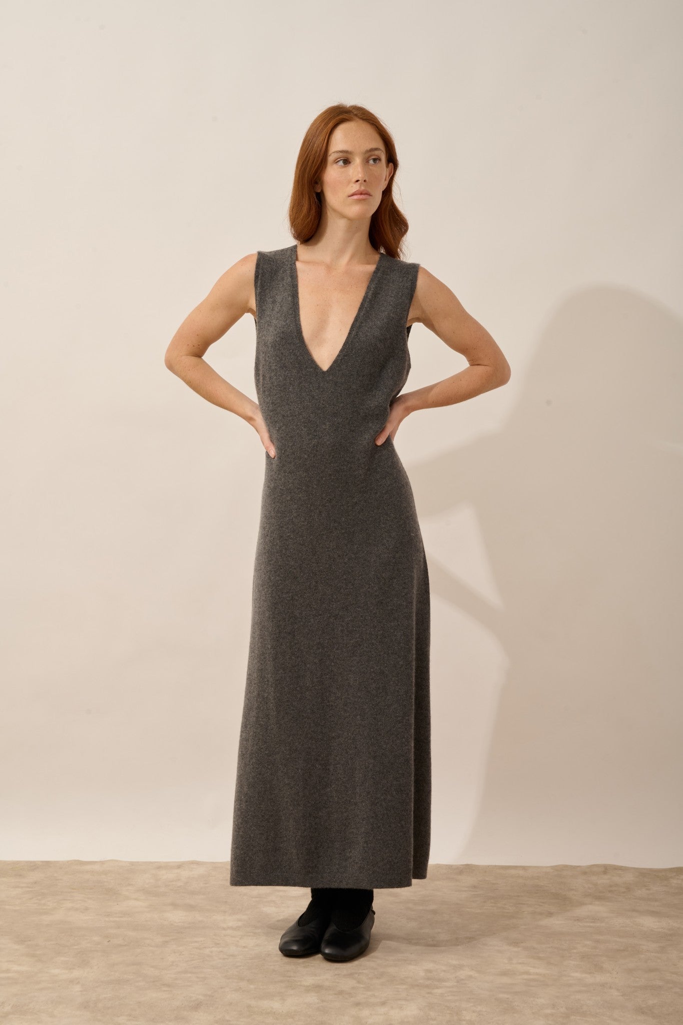 tessa robe col v devant et dos sans manches anthracite chiné