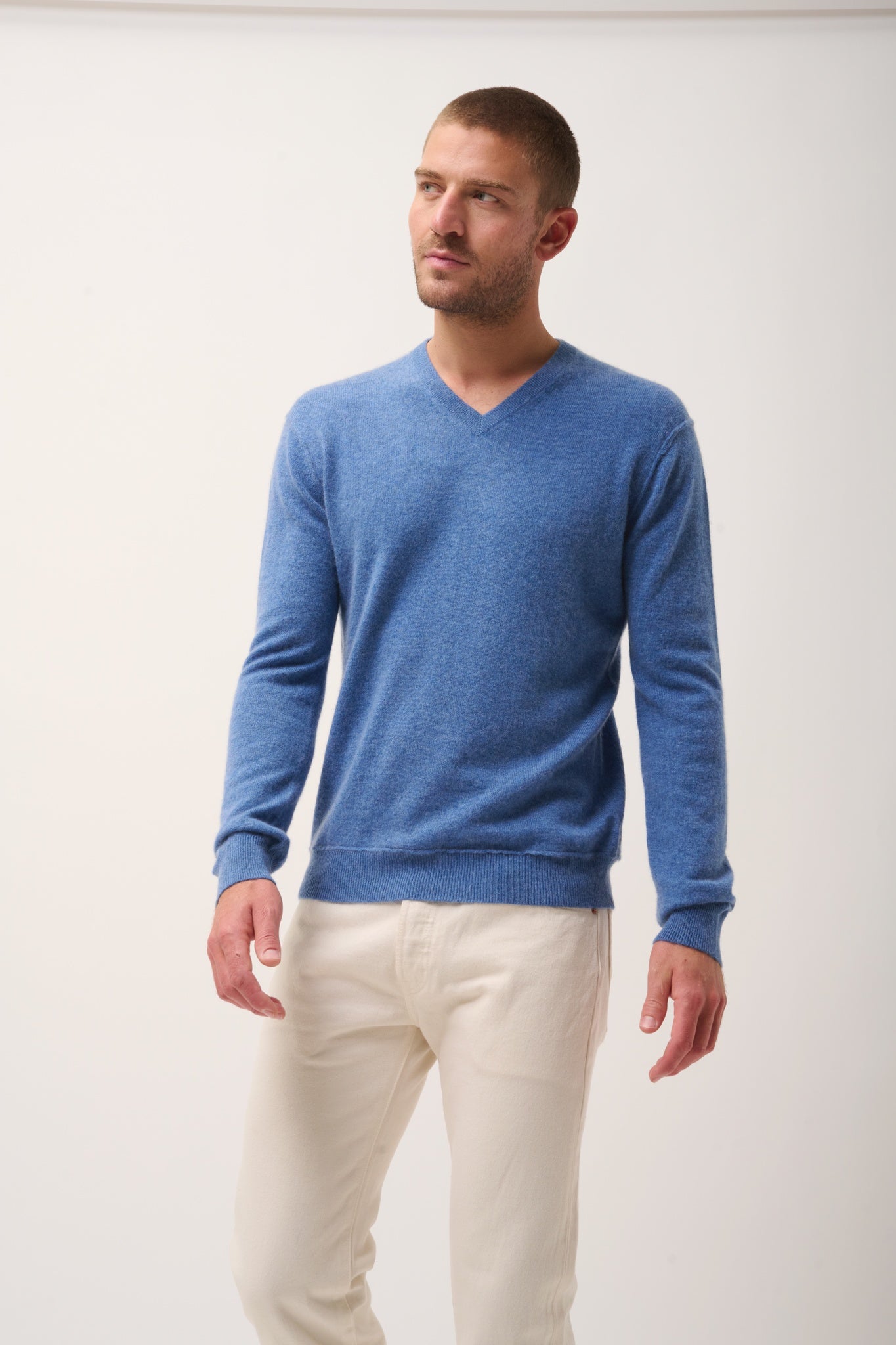 TOM pull col v bleu denim