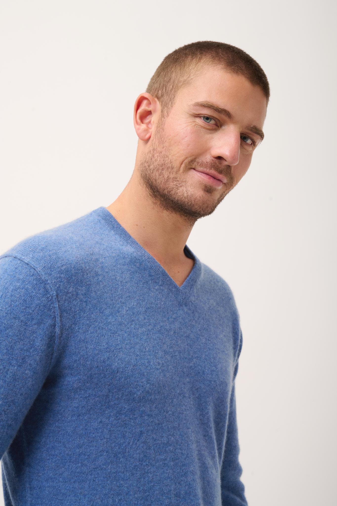 TOM pull col v bleu denim