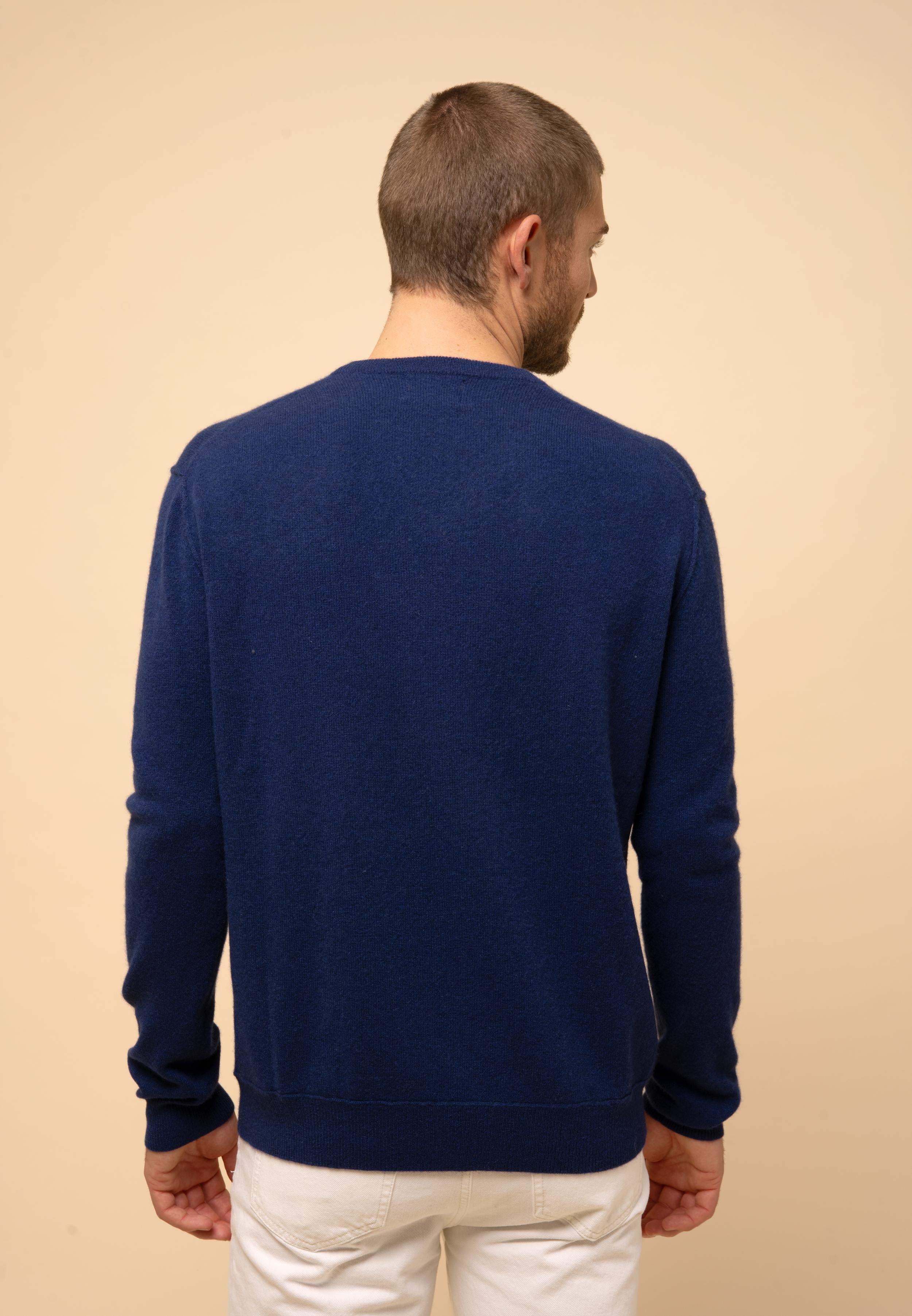 TOM midnight v-neck sweater