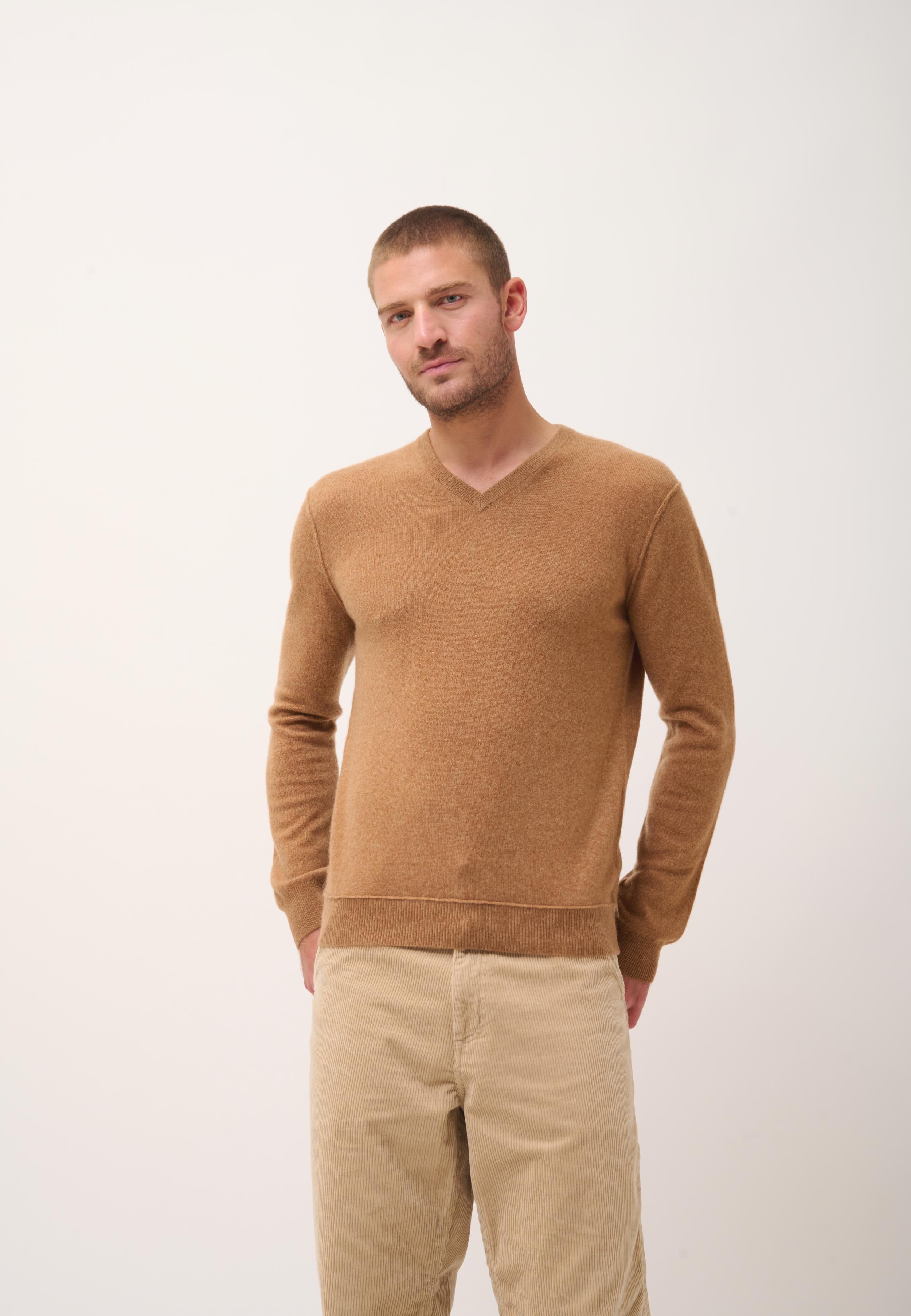 TOM pull col v noisette
