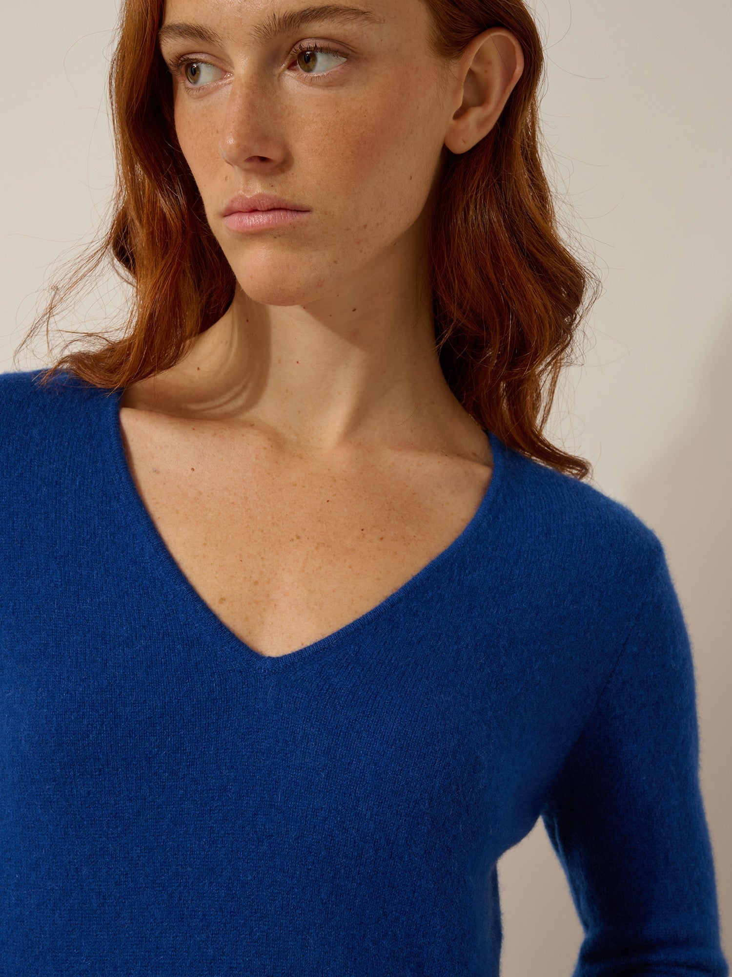 tracy dress with v-neck in ultramarine