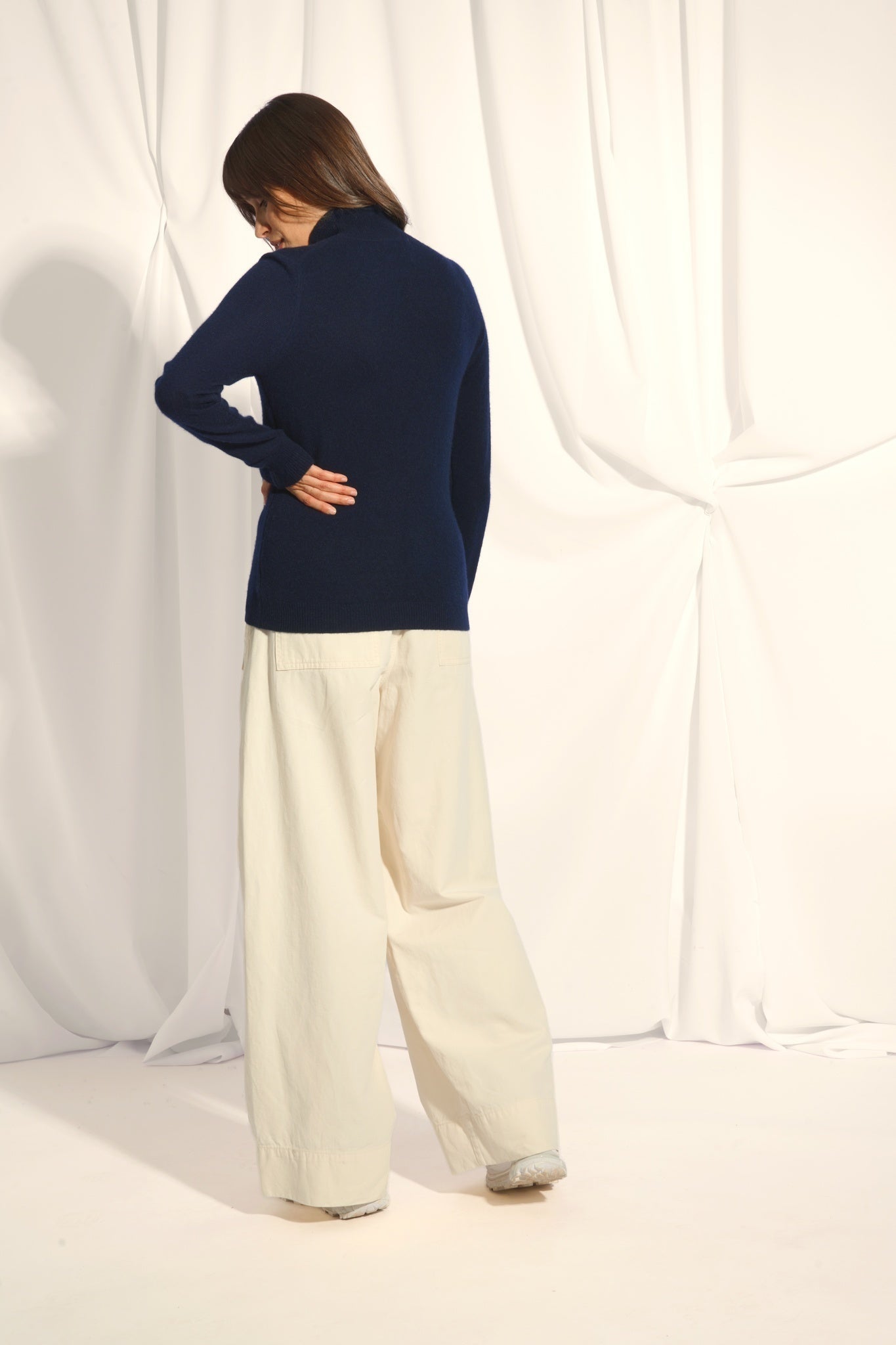 TRILA high neck sweater navy