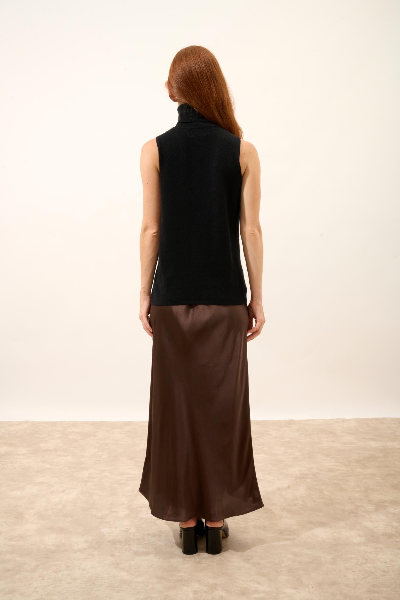 VIOLET pull col roulé noir