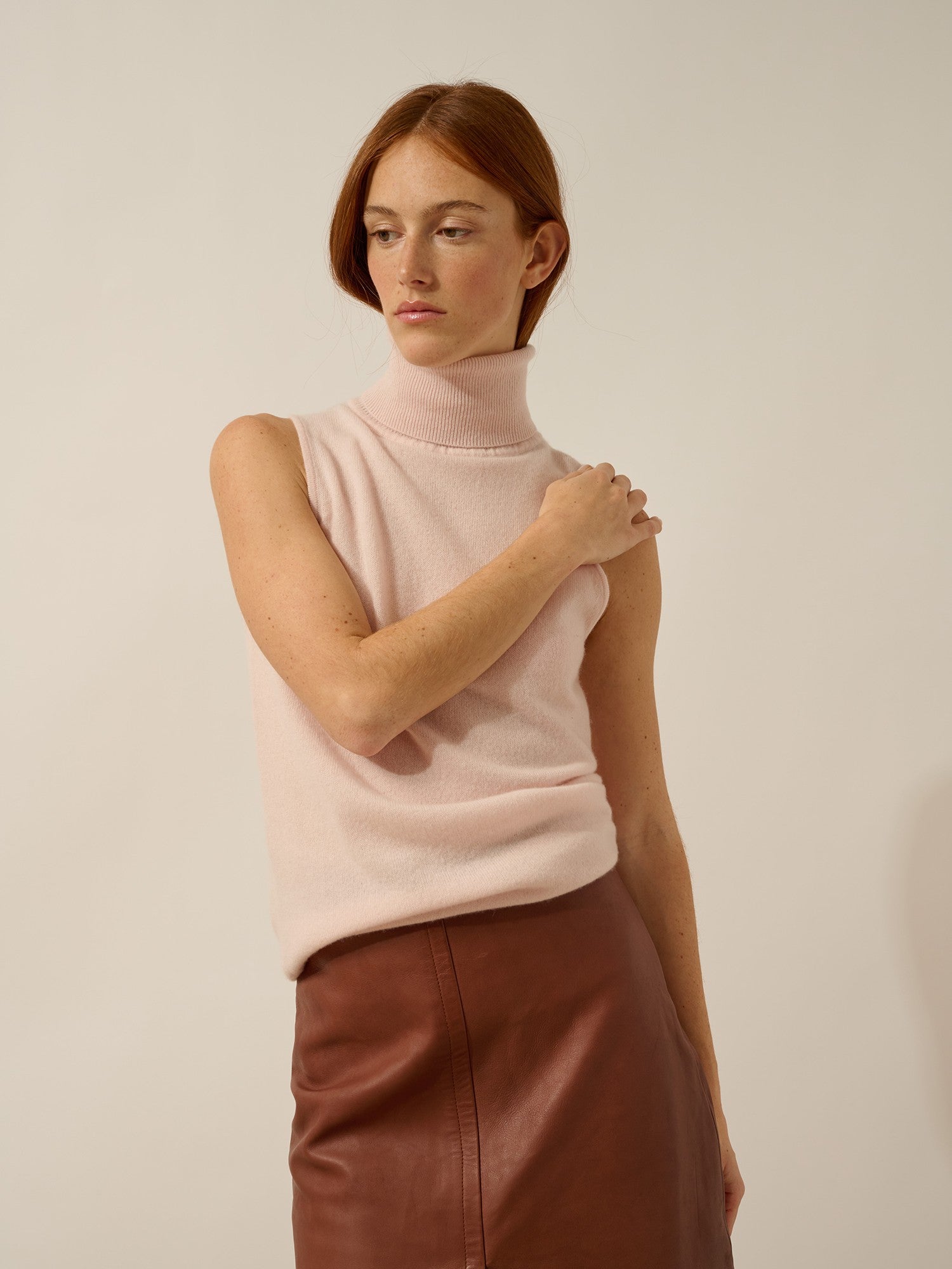 violet pull col roulé poudre