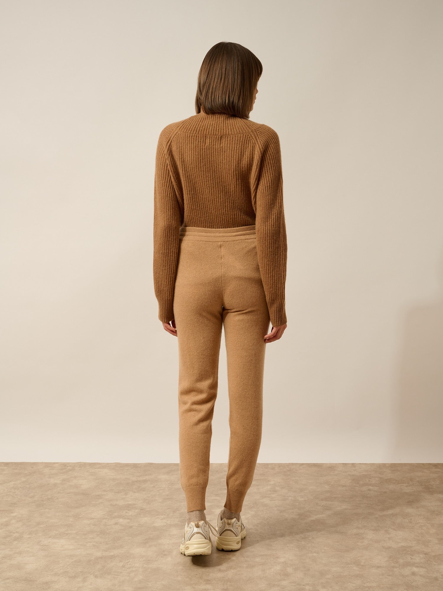 wendy jogging  sahara