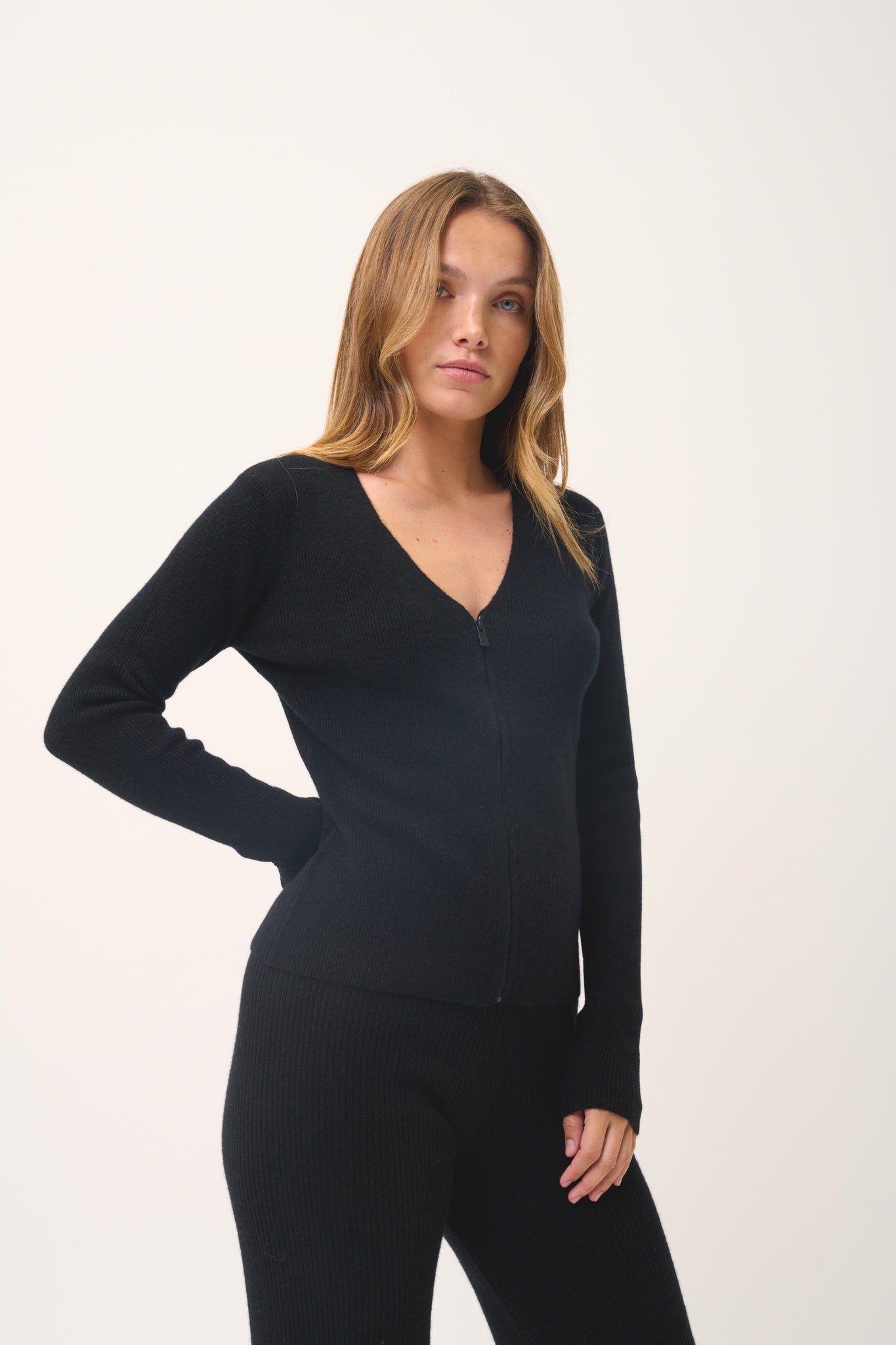 ZION gilet col v noir