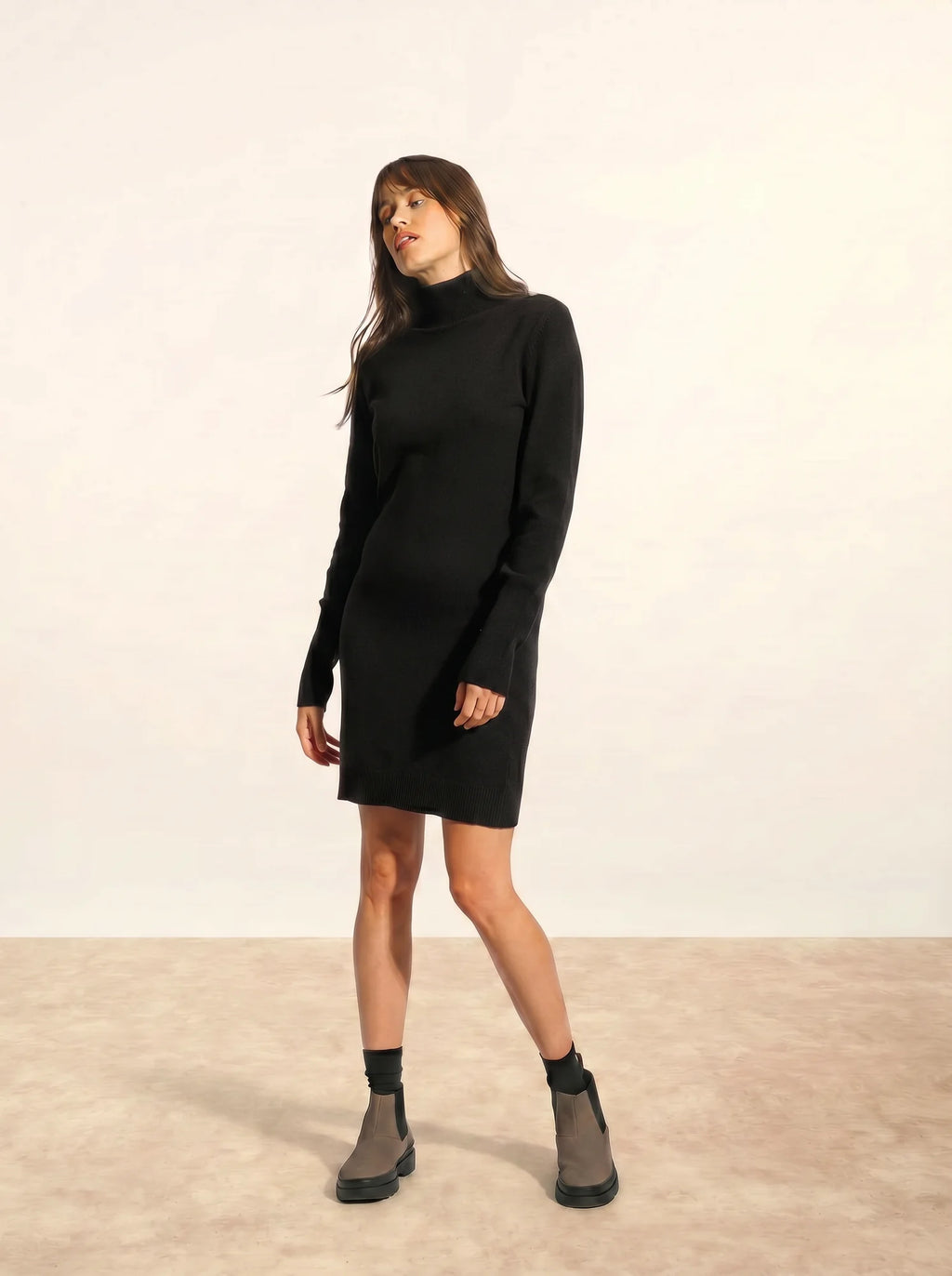 ZOELA Robe Col Roulé Noir